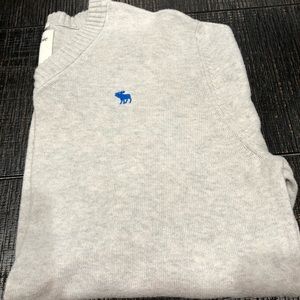 Men's A&F Gray Sweater Size Medium